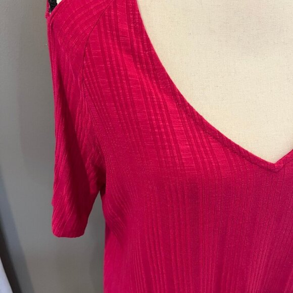 Jennifer Lopez Short Sleeve Raspberry, Shoulder show, Size Large - Picture 2 of 9